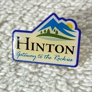 5/$35 Vintage Hinton Gateway To The Rockies Souvenir Pin